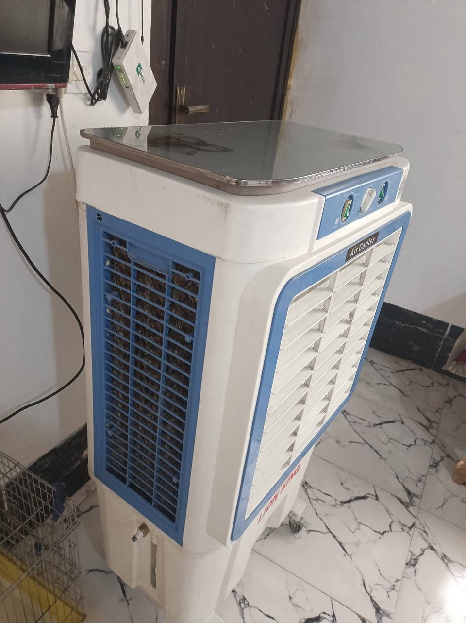 للبيع كنفيرة نضيفة 3سرع مآل بيت سعر 100الف***********
