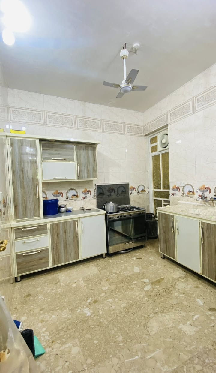 بيت زراعي سند ٢٥ للبيع في العبيدي خلف البانزين خانه شارع معمل الطحين فرع اسواق النرجس
مساحه 70 متر   والسعر 67 مليون للتواصل *********** متوفر واتساب او فيس
