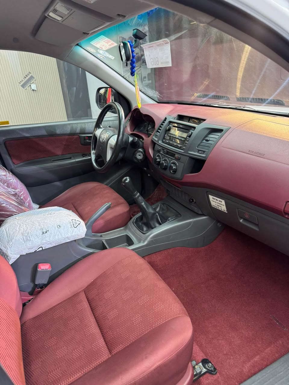 سڵاو، ئۆتۆمبێلێکی تۆیۆتا هایلۆکس مۆدێل ٢٠١٢م هەیە بۆ فرۆشتن، سەیارەیەکی زۆر توندوتۆڵ و ماڵە دۆستە:
• مۆدێل: ٢٠١٢.
• (مەکینە): [، بە شەرت، نەکراوەتەوە و وەک سەعات کار دەکات.
• گێڕ و تەقە و ڕەقە: بە شەرت، هیچ مەسرەفێکی تێدا نییە و زۆر توندە.
• بۆیاخ : [پارچە ڕەشە لەسەر ساخی].
• سەرو و ژێری: زۆر پاکە و بێ خەلەلە.
• ناوەوە: کوشن و دیکۆرەکەی زۆر خاوێن ماوەتەوە.
• تایەکان: [باشو بێکئشەیە].
• سەنەوی و ڕەقەم: نوێیە و ەکالەی بە ناوی خۆمەوەیە، گواستنەوەی بە شەرت.
سەیارەکە ١٢٤ هەزاری حەقیقی ڕۆشتوە
تێبینی: سەیارەکە هی ئیشی قورس نەبووە و زۆر پارێزراوە، وەرە بیبینە ئەگەر وەک نوسینەکە نەبوو هیچی لێ مەکرە.
نرخ: [: $177 وەرەقە] .
شوێن: [: قەڵادزێ ].
ژمارەی مۆبایل: [***********
***********]. رانية, السليمانية
