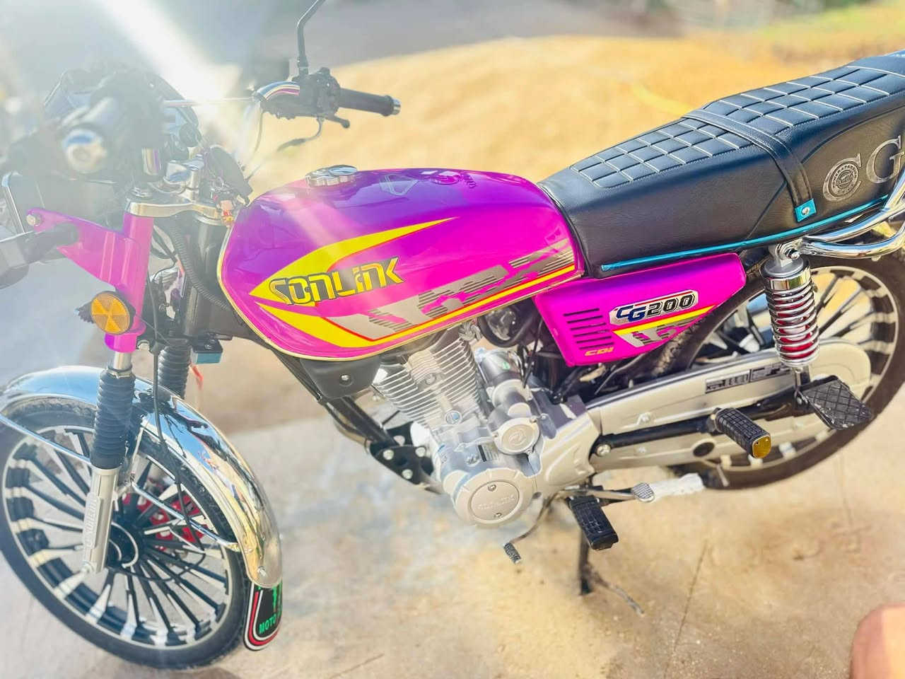 سولنك 2025
محرك 200 جواكيج 

شاشه تعرض فيديو نضامين 

بيع ومراوس 

بصمه وسويج اوراق 

الخاص مفتوح 

رقمي 

***********
