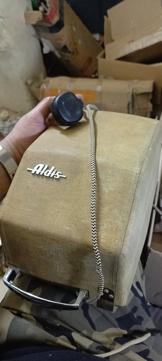 قطعه انتيكا قديمه جدا ثقيله انطوني سعر. توصيل. 5


**إذا كنت صاحب هذا الإعلان وتريد حذفه لأي سبب، رجاءا أرسل رسالة إلى الدعم الفني**