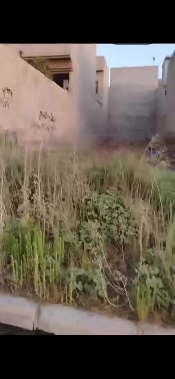 ارض للبيع مساحه ١٥٠متر واجهه ٦م /٢٥م قريبه من شارع ٦٠ ثاني قطعه ارض عدله على شارع ١٥ اتجاه شمال  الفرع المؤدي إلى جامع الحاج علي الارض تحويل مباشر السعر ٩٥ مليون والتوفيق للجميع موقع الأرض مشرفه الاولى
للاستفسار الاتصال على الرقم ***********
