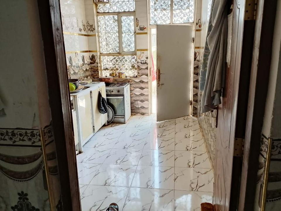 🟡بيت بالشراگية السابعة جهة حي العزل مساحته 120م الطابق الاول غرفة وصالة ومطبخ وبراني وطارمة الطابق الثاني فقط هيكل غرفتين، ابعاد المنزل 6*20م يقع بالقرب من المدرسة الكون وخدمات وقريب من الشارع العام السعر 93 مع المجال
@أبرز المعجبين
🟢نستقبل طلباتكم وعروضكم العقارية للبيع او الايجار ليتسنى لنا خدمتكم بالسرعة الممكنة.

🟢للاستفسار يرجى مراجعة مكتب عقارات الجوهرة الكائن في حي الصدر تقاطع العسكري باتجاه حي العسكري قرب افران صمون بغداد الحديثة او الاتصال على الارقام الموجودة وسنكون بخدمتكم.

احمد الكناني ☎️ *********** وتساب
ستار ابو منتظر ☎️ *********** وتساب

🟢اذا كنت مهتم لمتابعة المزيد اضغط زر الاعجاب وتابع البيج لتصلك كل عروضنا الحصرية.
