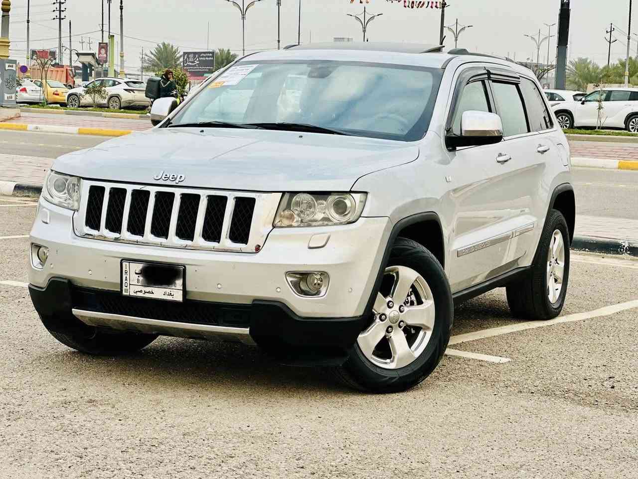 السلام عليكم جيب خليجيه 2012 فول 1/1 سونار مرفق بل منشور 
بنوراما بصمه ابواب +بصمه تشغيل
تبريد قطعتين 
مكينه 6 3600 
مري قلاب 
كشنات جلد 
خزن ميموري 
ستيرن كهرباء 
دمام صوت بلاد مضخم
ويل كب ستيل المرغوب 
زراك لايت حساسات امامي وخلفي
كشافات LAD
شاشه كامره كشن تبريد وتدفئه 
اعله فئه بل خلجي 
كفاله من الصبغ والضربه  
مكينه كير حداديه كفاله عامه
مكان السياره كربلاء السعر 168 
***********
