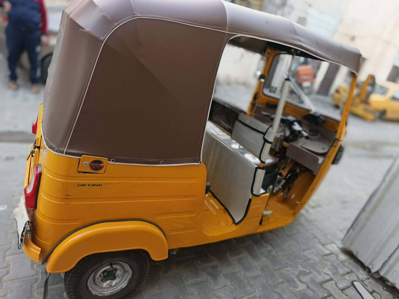 السلام عليكم تكتك موديل 19بشهر 11 رقم وسنويه تحويل ثاني يوم مكينه مكفوله من نقص وتبخير معمربيهافد دوسات ول الغز على اليمنه معمرشويه بي معجون... السعر 6.300وبيها مجال قليل.. العنوان بغداد الحريه الرقم الواتساب *********** احمد
