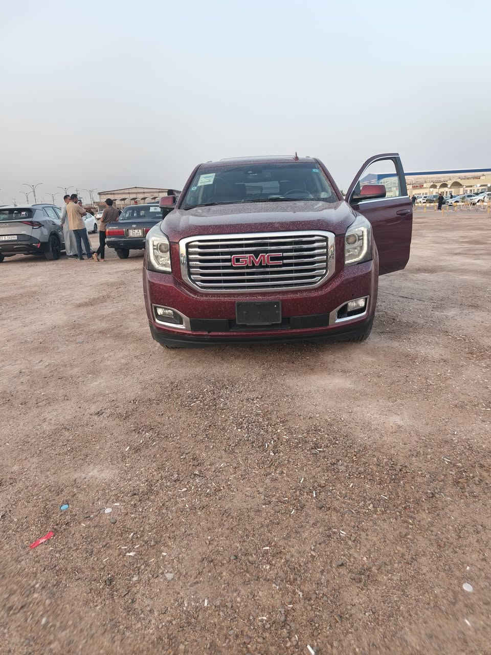 #السلام عليكم يوكن 2019للبيع بدون مراوس بيع اوراق مال هزه بس كامله تسجيل بيه حادث مدكر خلفي مكاني بصره 
بصمه خمسه 
السياره كلش حلوه مال بيت 
كلشي شغال 
مكينه او كير نضيفات 
سياره مابيه اي نقص 
مكاني بصره $170او بيه مجال للطيبين 
رقم الهاتف ***********
