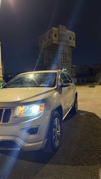 جراند شيروكي • ٢٠١٥ • حادث امامي