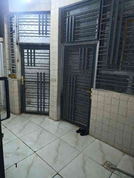 دار للبيع  50متر ثلاث طوابق
📍كربلاء((شارع احمد الوائلي))قريب جداً عن الامام 
سند25 
الطابق الاول
طارمه وصحيات+ استقبال منعزل + مطبخ 
الطابق الثاني 
صاله +غرفه +صحيات  
الطابق الثالث 
يحتوي على غرفتين لكن يحتاج  تشطيب فقط 

ملاحظة:🔴اني صاحب الدار وليس مكتب🔴
للاستفسار  : ***********
             واتساب ***********
