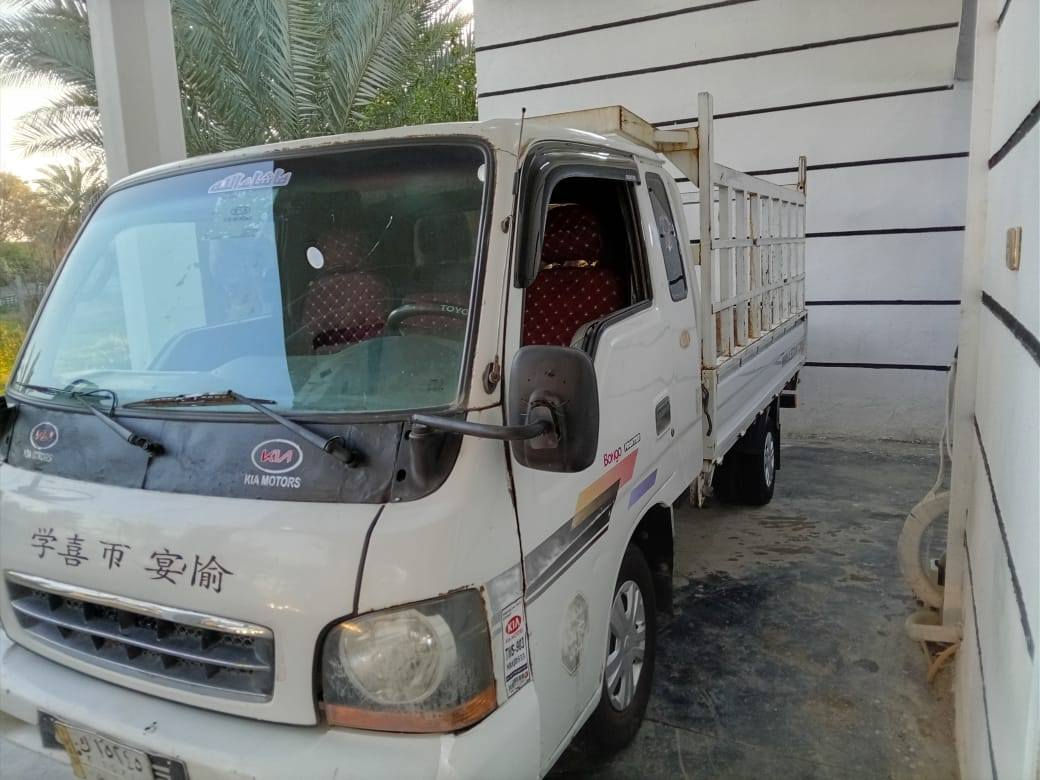 السلام عليكم البيع كيا ام عيون موديل 2001 رقم بغداد بسمي محرك كير اكسن شواصي صدر  كبير تخم تايرات سياره بلادي جاهزا من كلشي عنوان بغداد الطارميه سعره 65 شراي يتصل سياره جاهزا ***********
