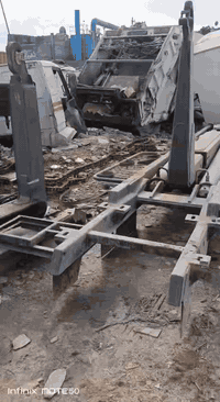 السلام عليكم جهاز رافع   حاويات جديد طول 6متر  لاستفسار الاتصالات لاتصال ‭0773 603 1512‬
