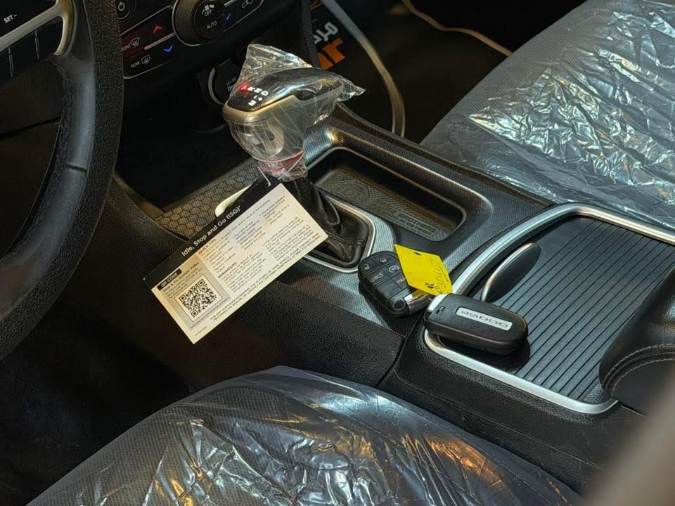 🫡🫡الــمــصـداقــية ســـر الـــنجـــاح🫡🫡
ملاحظة:- السيارة كلين وارد كندي
 العداد السرعة 260 
بيه منظومة غار جاهزه من كلشي

💵الـــــســعـــــر 234$ورقه وبيه مجال
🛞نــوع الــمـركـبة:- دوج جارجر  XST
🪙الـــــمــوديــــل:-2018
⚙️حــجـم الـمـحرك:-3.600 
🧭الــــعـــــــــداد:96.000 الف كيلو 
💌الـــــــوحـــــــة:-أربيل الدولي تحويل مباشر
💥الايــــربــاكـــات:-سليمة

الضرر:- داخله للعراق كلين تايتل بدون ضرر  هنا بلعراق صار بيه بارد حافة باب السايق فقط بدون قطرة صبغ والسيارة جديدة احلا من صور وجاهزه من كلشي كير محرك كلهن كفالة وشرط الفحص والسيارة جاهزه من كلشي دنيار ماتصرف عليه  وياها بصمات ثنين 

          💎💎الـــــــمــــواصــــفــــات💎💎

♦️شاشة كبيرة 
♦️فتحة سقف
♦️كامرة خلفية
♦️بصمة تشغيل 
♦️بصمة أبواب
♦️تشغيل عن بعد
♦️تحكم أستيرن
♦️لد نهاري 
♦️كشن الأمامي كهربائي
♦️ تدفئة كشنات 
♦️رادرات جوانب
♦️رادار خلفي للتوقف الذاتي
♦️ويل كب 
♦️كشنات حضن 
♦️تدفئه كشنات
♦️لايت زنون
📞——————————————————-📞

📩للاستفسار__والتواصل :- عــلـى الارقام الموجودة

أثـــيــــــر :-***********📲📲

الاســـــيـــا :- ***********🤳🤳

  واتساب: wa.me/9647801141140

حــساب الــتيك توك:- https://www.tiktok.com/@v8_d6?_t=ZS-8x3fT5HXtX5&_r=1

  حساب الانستكرام: https://www.instagram.com/v8_8d?igsh=bnhzZWU3MzYwZnJm

📍📍📍
العنوان:-كربلاء-سريع حي المعلمين مركز 3m كار

أخوكم:- مـــحـمــد العبادي
