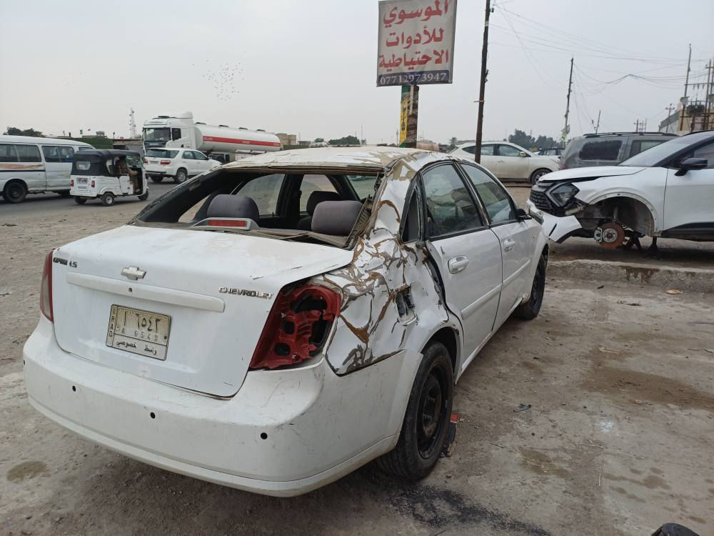 السلام عليكم اخوان شوفرليت اوبتره موديل 2011 رقم واسط الماني شرط تحويل سياره كير محرك ميكانيك داخل كله شغال وجديد محرك 1800 السياره بيها حادث وبيع على حادثه كما واضح بل الصور السعر 38 ورقه وبيه مجال لشراي للاتصال بل رقم*********** مكان السياره بغداد بغداد, العراق
