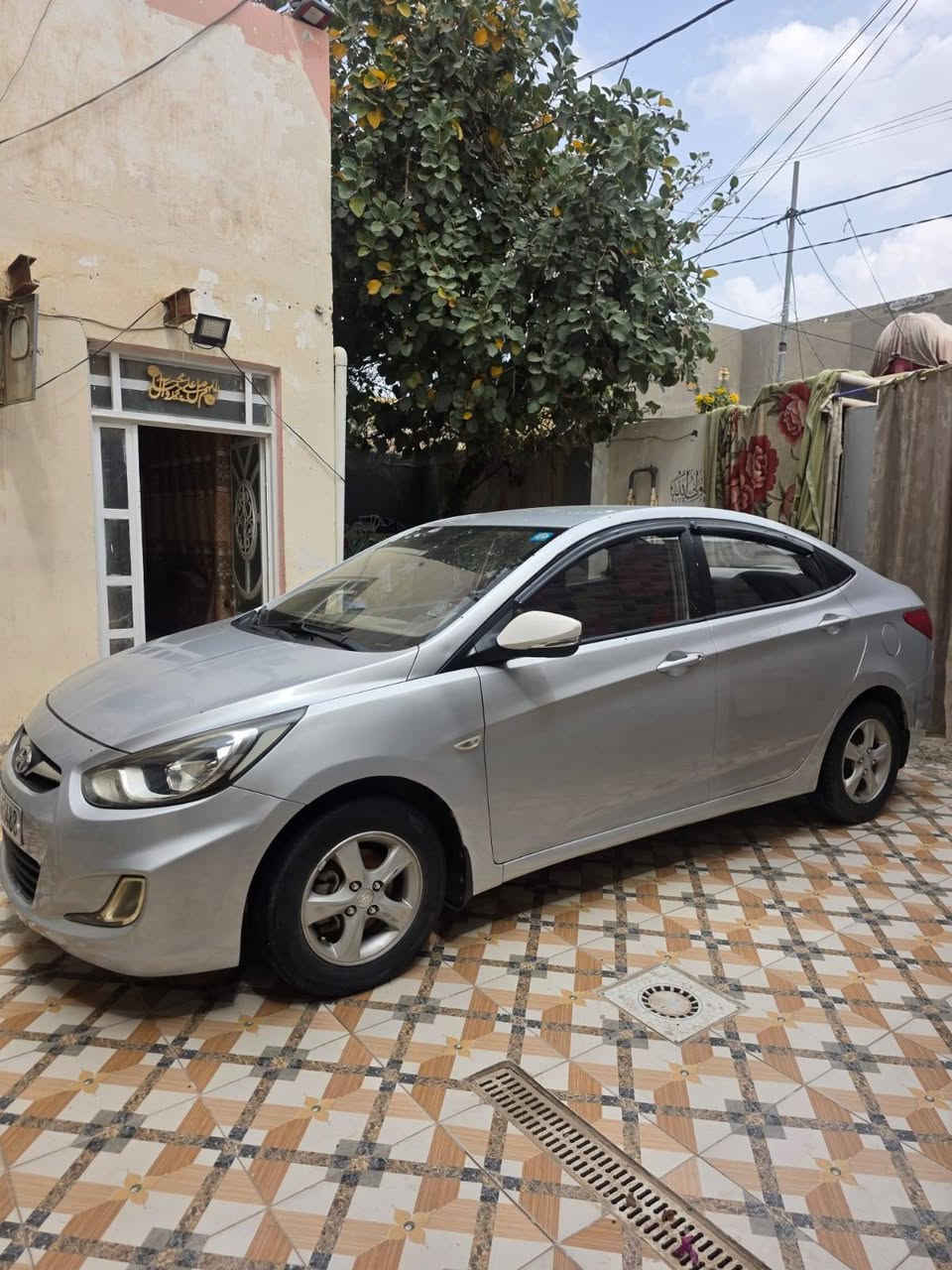 اكسنت 15
محرك 1400 
كفاله من تبديل وضربه ما عده دحجه ومصلحه
السعر 80 الاستفسار ***********
