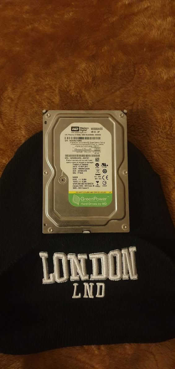 السلام عليكم ،
هارد ديسك داخلي جديد للبيع ،
المساحة (جيجا500GB (500 ،
الهارد شرط على الفحص ابيعة و يجي وياه كيبل الsata ,
السعر 50 الف وبيه مجال ،
للأستفسار خاص او *********** كربلاء, العراق
