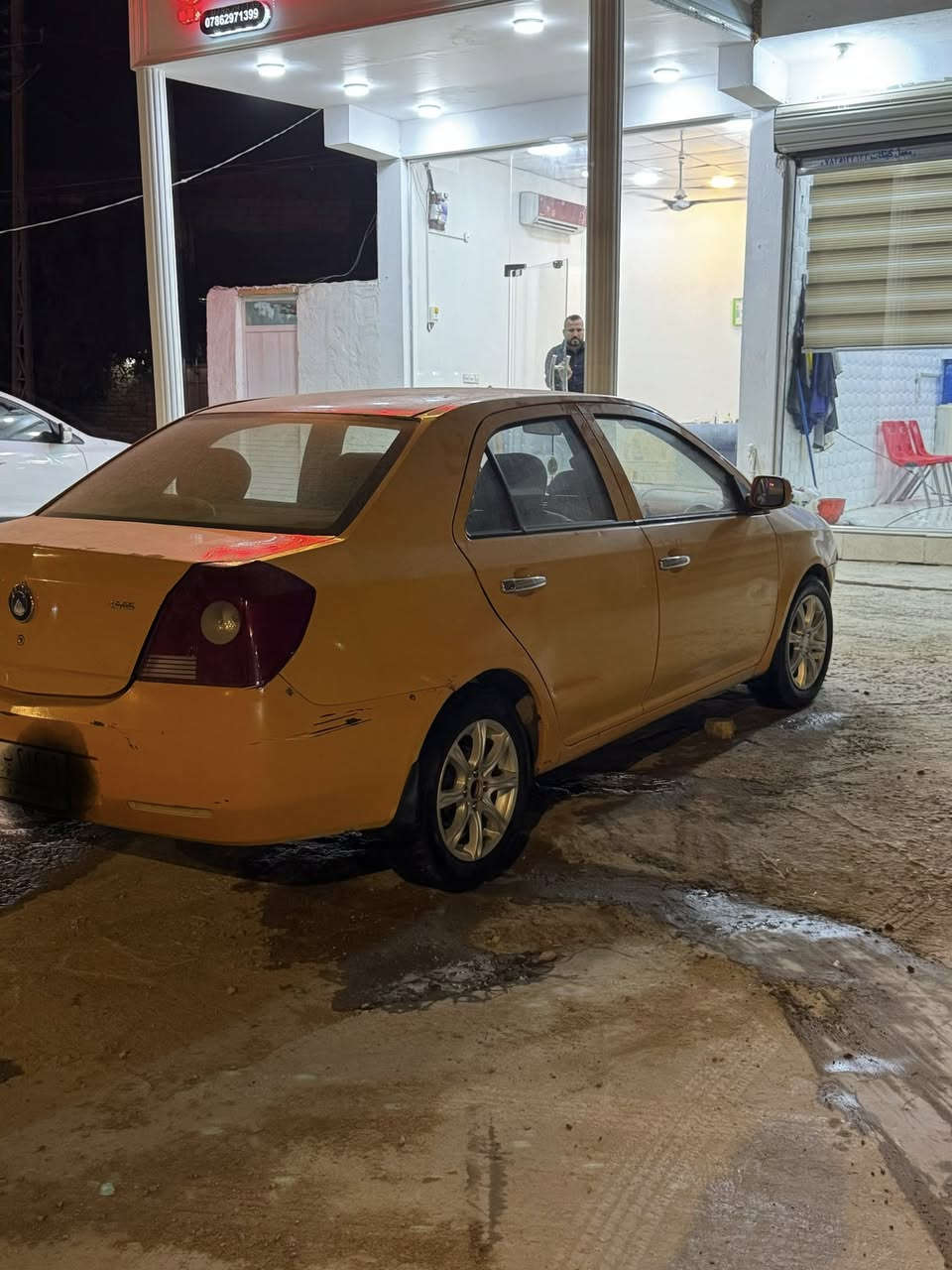 جيلي ام كي سياره كير جديد والمحرك بي خيط تبخير سياره خير من الله تخم تاير جديد سنويه لغايه 29تحويل ثاني يوم  رقم بابل سياره بلادي بدون طخه او صبغ سعر 43بيها مجال بسيط 
الاتصال :***********
