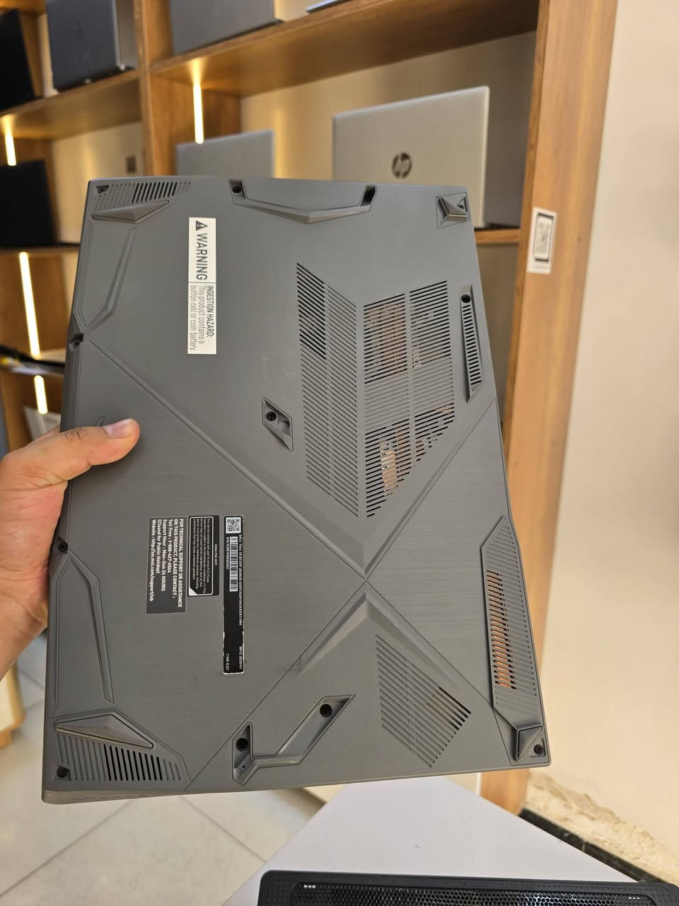 🔥 MSI Thin 15 B13VF
لابتوب مستخدم قليل جدا نظافه ١٠٠% اخو الجديد نسبة البطاريه ٩٩%

💻 المواصفات:
• المعالج: Intel Core i5-13420H الجيل 13
• الرام: 16GB
• الهارد: 512GB SSD
• الشاشة: 15.6" FHD IPS (1920×1080) 144Hz Anti-Glare
• كارت الشاشة: NVIDIA RTX 4060 8GB
عنواني بغداد وموجود توصيل


**إذا كنت صاحب هذا الإعلان وتريد حذفه لأي سبب، رجاءا أرسل رسالة إلى الدعم الفني**