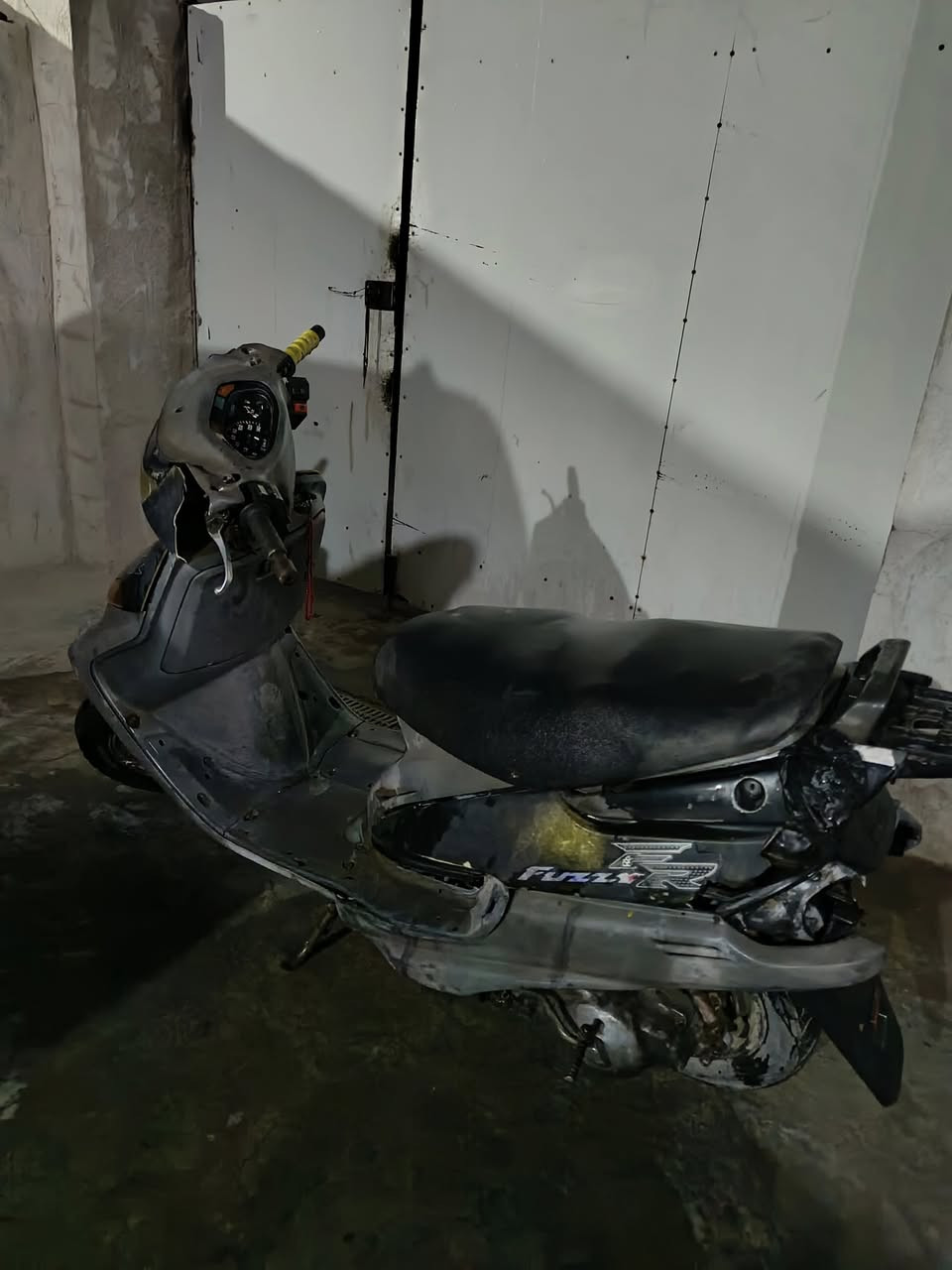 سلام عليكم دراجه فراشه 140 للبيع
دراجه شغاله بس كطعت ناريه وطفت ابيع كوم حديد سعر 125 الف لتصال ***********
