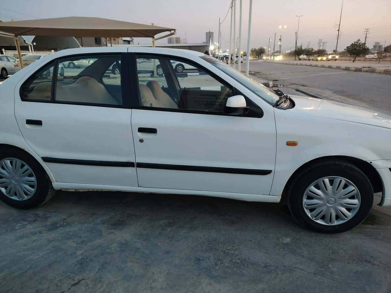 سلام عليكم سمند للبيع كفاله عامه ماعده بنيد مصبوغ وباقي كفاله عامه 2011رقم مثنى هزه قبل 3ايام باقي على البصمه باسمك كبل
مكفوله كفاله عامه فقط صبغ بنيد محرك وكير كفاله تبريد شغال تخم تاير جديد قبل سبوع مشدود
حداديه الاماميه 50 بال 10
ريمونت فتح  وتقفيل
باتري جديد
سياره جاهزه تجي تكلب وتقتنع
مداور كبل باسمك السياره هزيته قبل اسبوع باقي على البصمه

اخويه شرحتلك كلشي
مكانها الديوانية 

مالكه ديوانيه

السعر 42 وبيها مجال
الاتصال ***********
