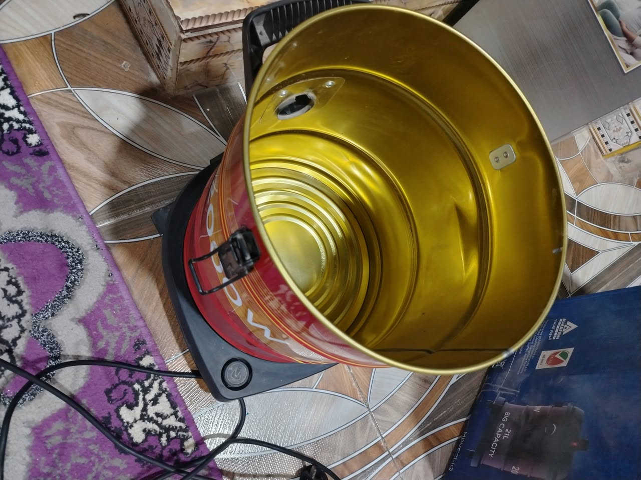 السلام عليكم جرباية طابقين ومكناسة كهربائية جديدة وبايسكل الاستفسرار عل هذا الرقم ***********
