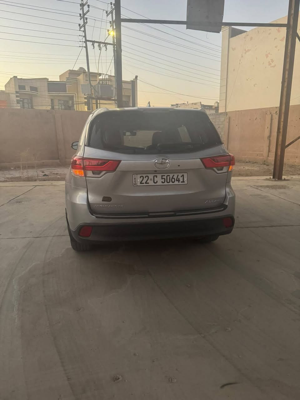 للبيع او المراوس
هايلاندر 2018 امريكي 
فول  VIP  مواصفات  XLE  
صبغ شبر بل البنيد  فقط

✅ رادار 

✅نقطع عمياء 

✅مثبت سرعة 

✅محرك 6 سلندر 3500

✅فتحة سقف

✅جلد 

✅كشنات منفصل 

✅كشنات كهرباء 

✅كشنات تدفئة 

✅بردات ابواب 

✅جنطه كهرباء 

✅7 راكب 
 
✅تحكمات مقود 

✅شاشة - كامرة 

✅بصمة ترحيب

سعر $240 و بيه مجال 

مكان الرمادي 
***********  واتساب
