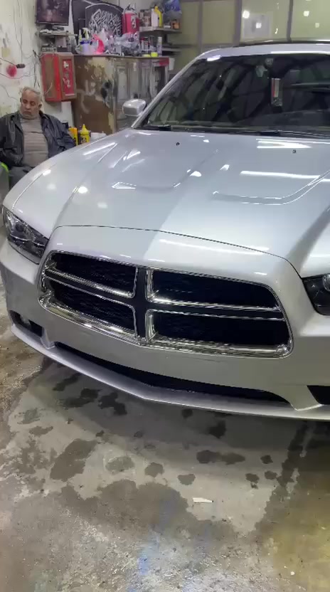 السلام عليكم
دوج جارجر موديل ٢٠١٢
سيارة خليجي بدون ضرر
فقط شخط بالجاملغ الخلفي طلقة بالبنيد
سيارة فول
مواصفاتها
سيارة فول فتحة داخل لونين لداخل احمر
كامرة خلفية كلاصات تدفة تبريد كشنات تدفة
دبل بصمة شاشة كبيرة رام فلاش بلوتوث كير موس داخل جلد احمر
سرعة 260  صدر جديد
سيارة حدادية 
تخم تاير
ويلا كروم كير محرك جديد 
سيارة اي نقص ماكو لرقم اربيل 
للاستفسار على لرقم ***********
