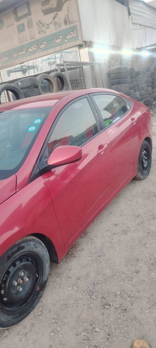 السلام عليكم اكسنت للبيع
موديل ٢٠١٦ رقم بابل بأسمي

حادثها بنيد بأمريكا وهنا باب وجاملغ امامي جهه السايق

السعر ٨٧ وبيها مجال بسيط
. 
***********
مكان السياره حله شارع حي العسكري
