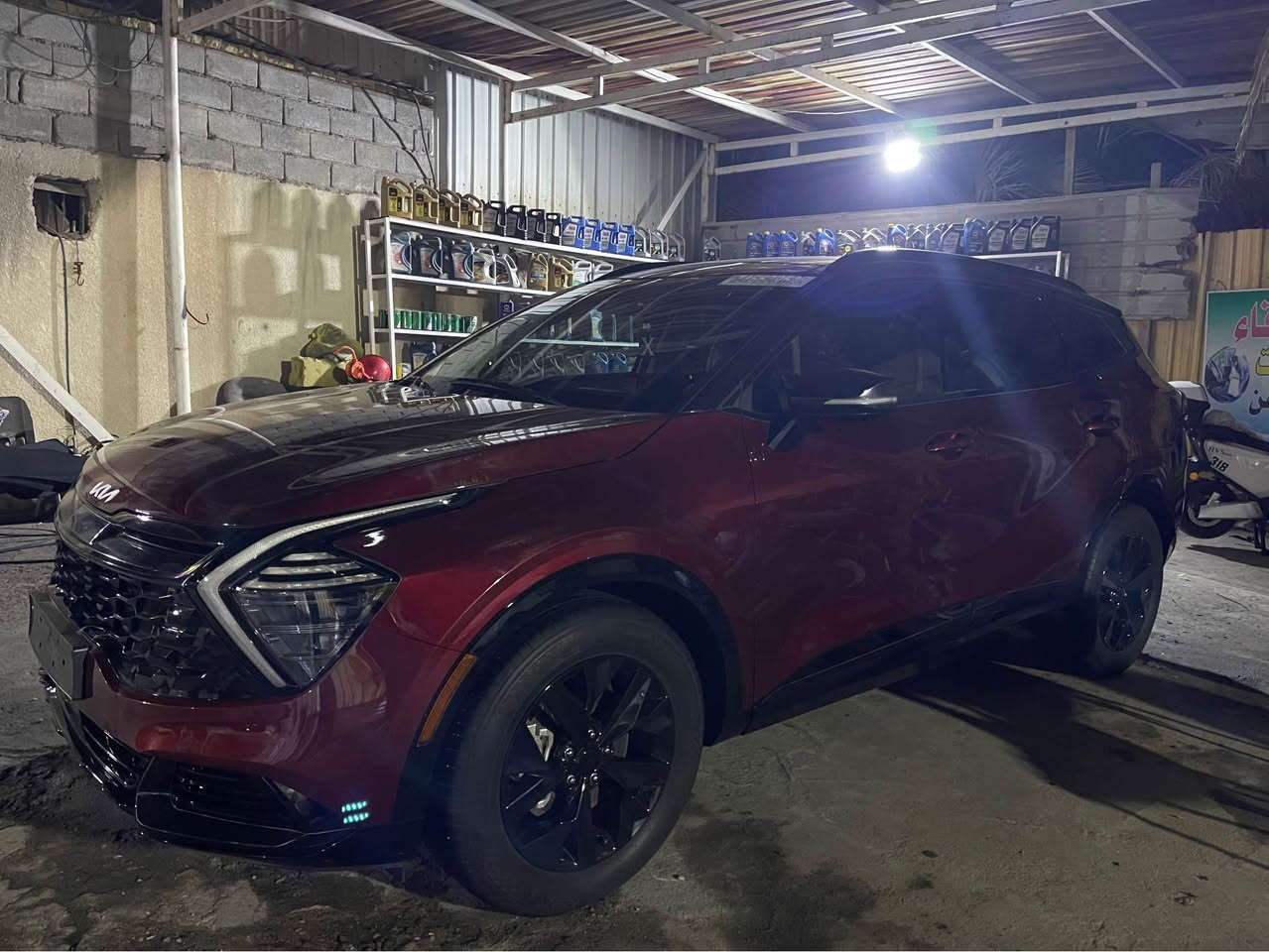 السلام وعليكم سبورتج وارد امريكي تقرير غرق سياره شغاله وجاهزه برغي مابيه نقص موديل السياره 2024حره بدون رقم منفيس بسمي حاضر للبصمه 
السياره فول موصفات برستيج 
السياره جديده وضع الشركه جاهزه وشرط السونار 
السعر اب200وهذا رقمي لشراي *********** البصرة, العراق
