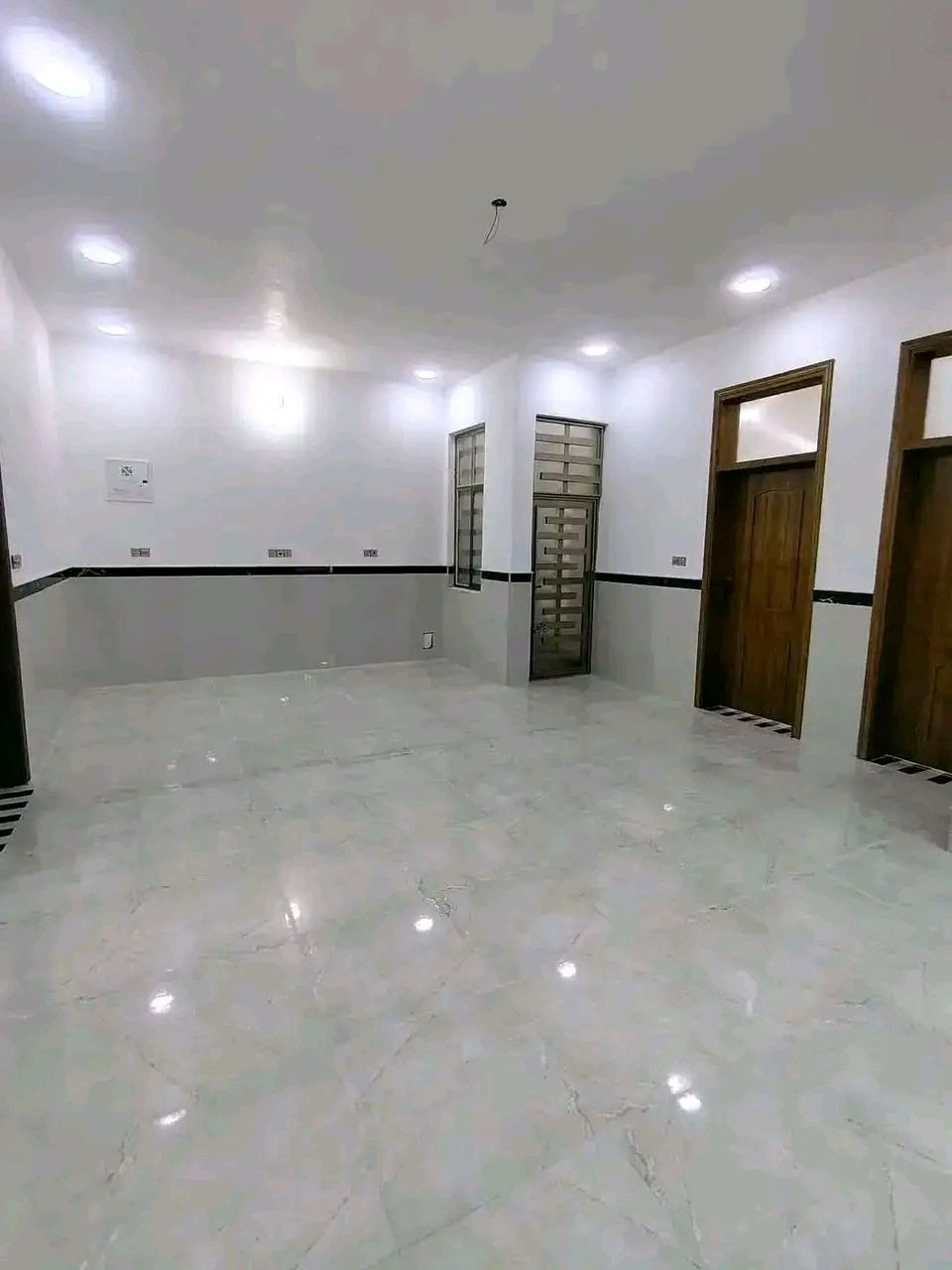 🔥 عرض مميز💯
🏠دار الـــبـــيـع نـهـاونـد 11الف 🏠
 خلف شــارع 30م قرب البطاقة الوطنيه 
  
المساحه 200متر 10*20
بيت طابواا صرف// جاهز السكن🔑 

   🔰طابق واحد يتكون من🔰
   غرفتين نوم صاله+بيتونه
        مطبخ استقبال
↔️ صحيات خارجية وداخلية
 الاستفسار اتصال هاتف اوواتساب 
 ***********)📱

