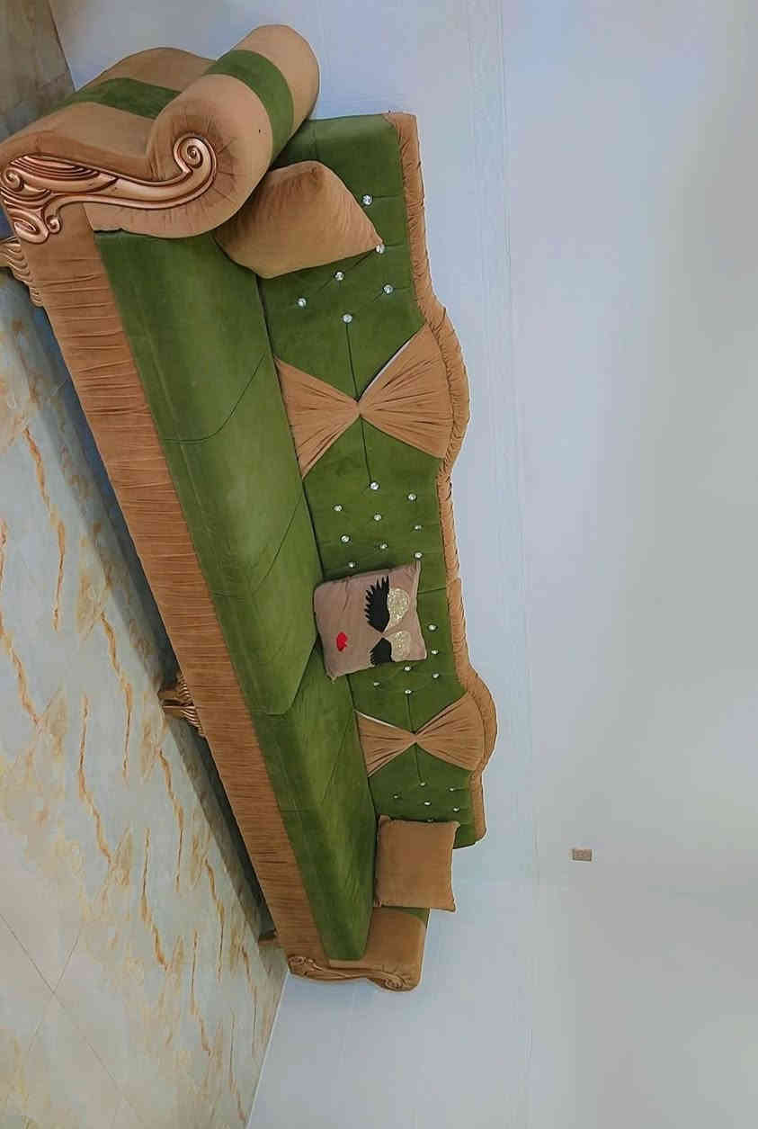 ديوان حطاطه 12مقعد لونه زيتوني  شغل الموصل     
  للبيع خشب بلوك اسود 
   نظافة 95 ‎%‎      
📍المكان تكريت حي القادسية 
📞للاستفسار على *********** وكاربت اخذنا المتر ب١٠وزليه بوهيمي تخبل سبب البيعه زغيره بل صاله
