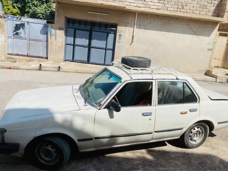 للبيع سعر ١٨ 
محرك گير اكسن شررط
مناقصها كلشي شغل واطلع 
سياره يعرفوها جنايتها مال بيت مال شغل 
نضيفه 
الموصل الجانب الايمن 
شرط تحويل 
 ***********
