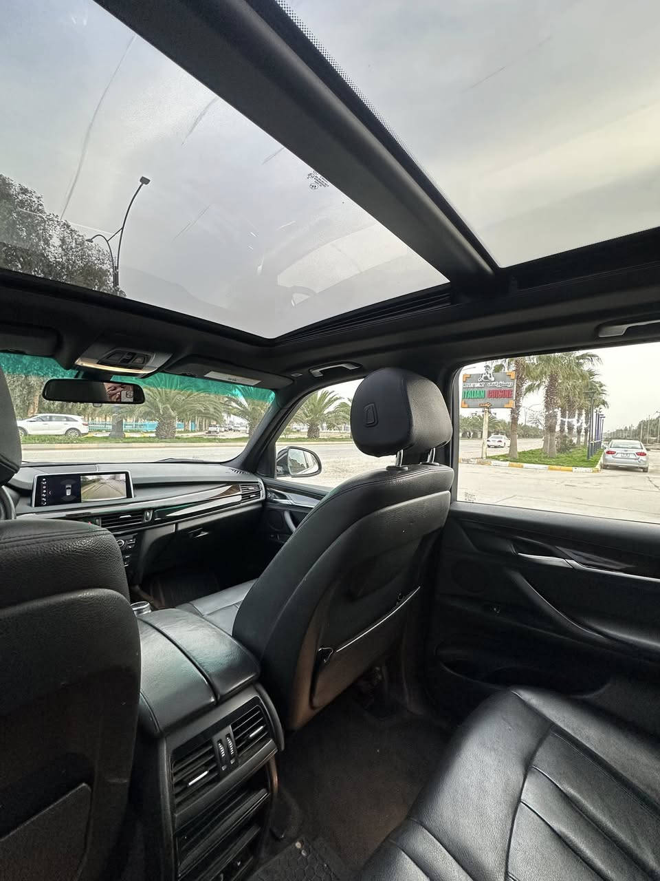 سلام و عليكم
BMW X5 2017 Xdrive35i
بى ام دبليو موديل ٢٠١٧ ((المحرك مرغــوب N55))
٦ سلندر توربو وارد امريكي فول مواصفات رقم سليمانية بسمي مواصفات سقف بانوراما بصمة حساسات اماميةو خلفية كشنات كهرباء تدفئة جلد كاميرا مود درايف سبورت او ايكو برو او كومفورد
محرك و گير مامفتوح بشرط بدون خلل بدون فتح
سيارة الجنطه خلفية مبدل نفس للون بدون صبغ فقط بيها شوية صبغ  خمس اصابع  بالبنيد بدون دواخل بدون ارباك بدون شواصي كل بشرط السونار موجود بالمنشور
***********
سنوية رقم كلها جديد تحويل مباشر 
طايرات جديد

مكان كلار
للاستفسار رقم
***********

مع تحياتي
