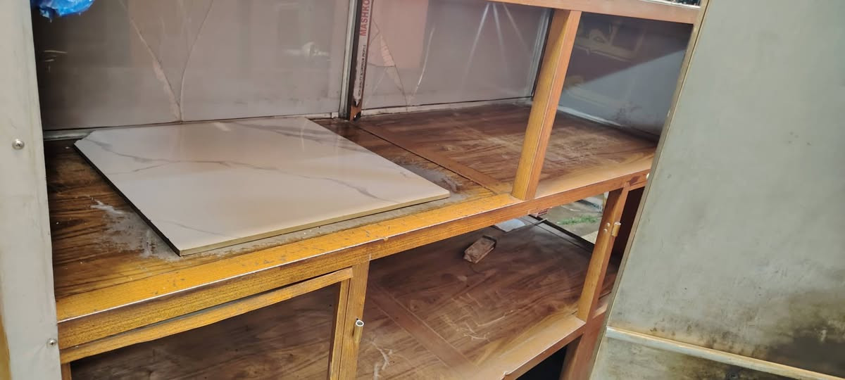 السلام عليكم  غراض مستعمله نضيفه للبيع 
مكان الموصل حي ال ميثاق

. 

 تفاصيل اكثر اتصل ***********
***********
