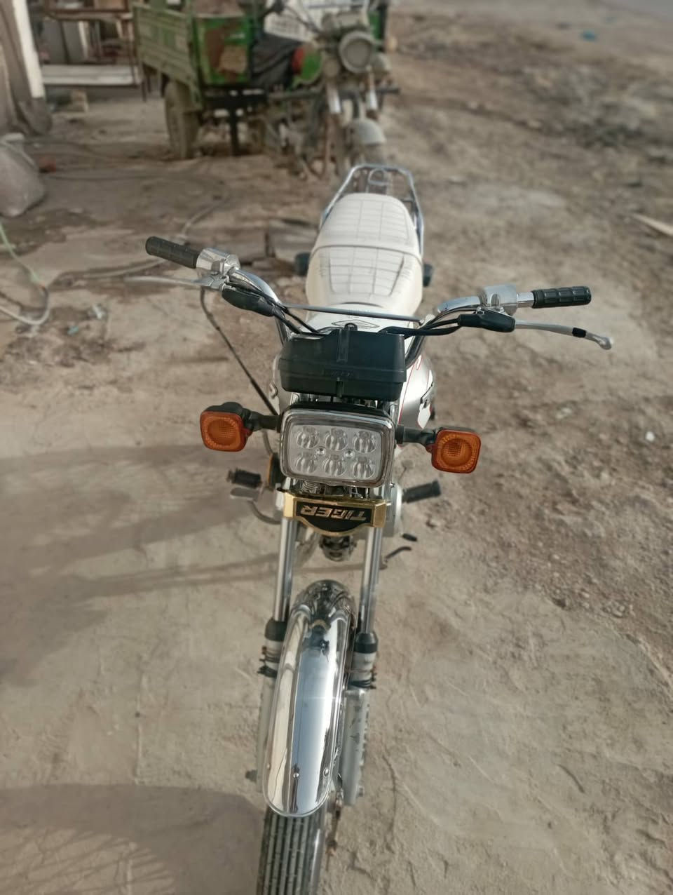 السلام عليكم دراجه تايكر للبيع اوراق اصوليه موديل 21 دراجه جاهزة $& ***********.     ) السعر 400 وبيها مجال
