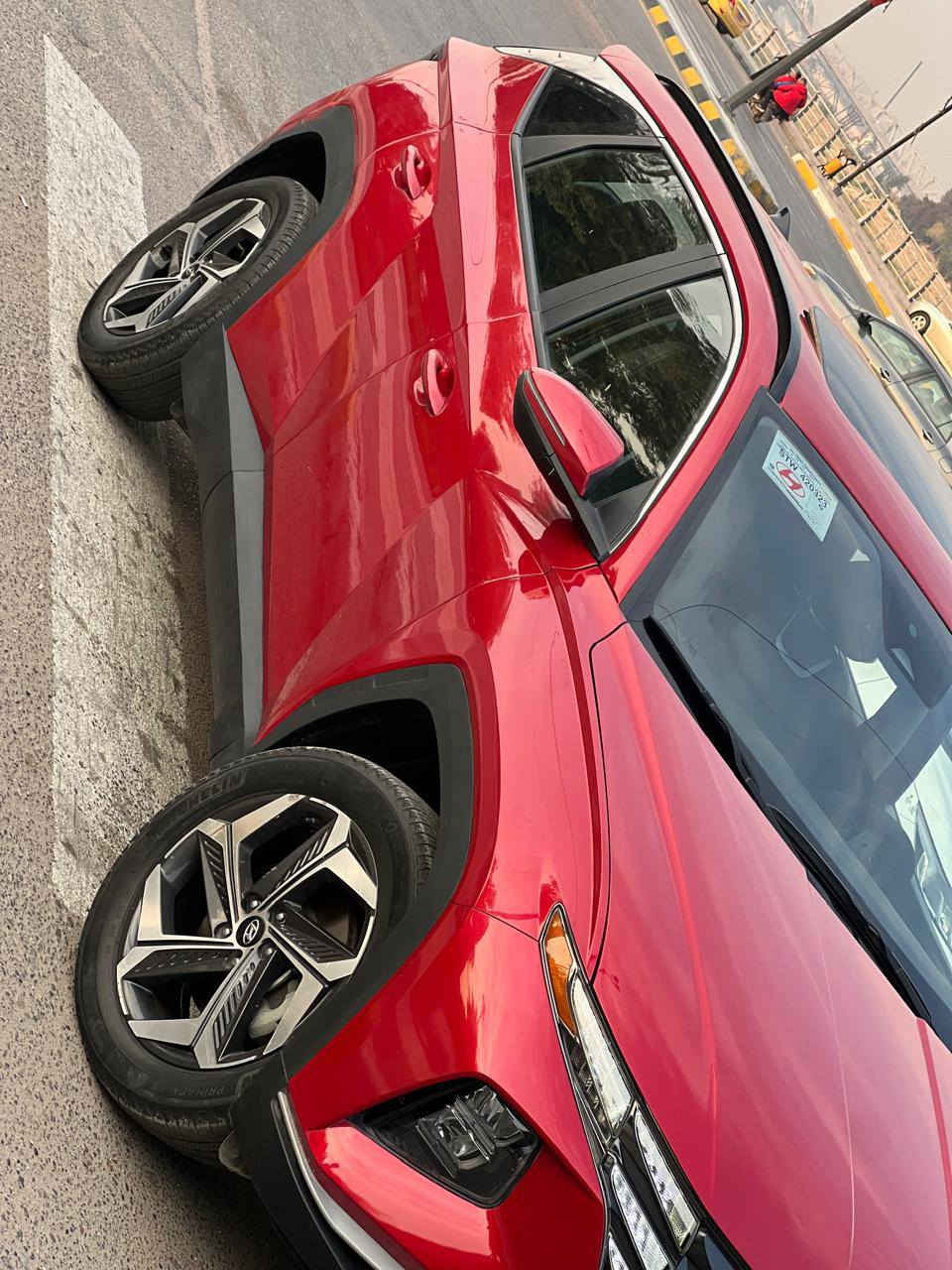 السلام عليكم توسان موديل2023مكينه2500حادث امريكه طرف البنيد وهنا مصبوغة عام بدون دواخل لغد شاصي مكفول فول فتحه بصمه السعر155عنوان بغداد الكرخ *********** ماشيه36ميل
