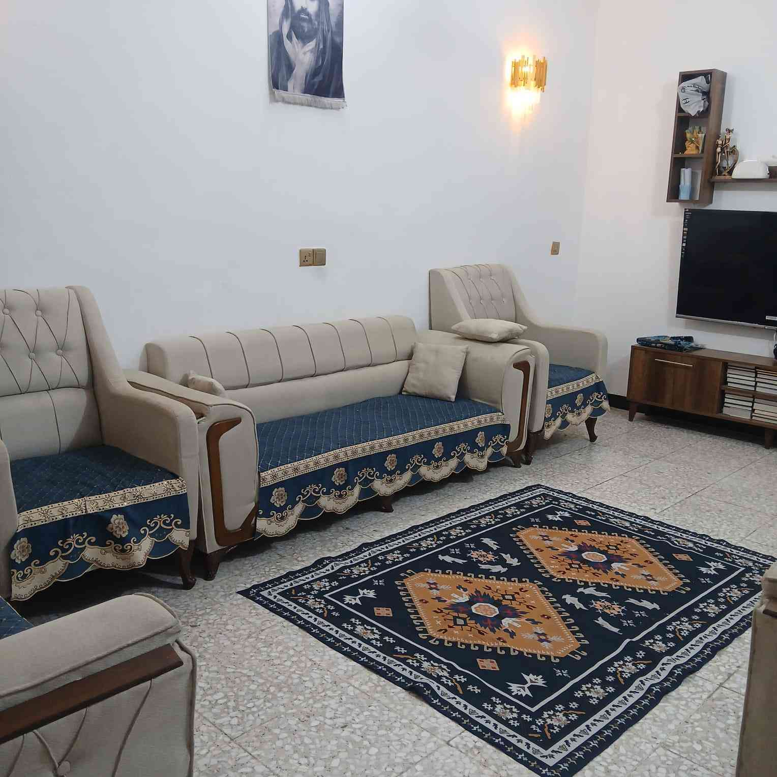 بيت ١٠٠ متر طابق ونص للبيع عقد زراعي مكاتبة دلال فقط  غرفتين نوم وصالة واستقبال  نهاية الاربع شوارع شارع سكلة الركابي الفرع الثالث (السعر 90 )بي مجال بسيط استفسار ***********
