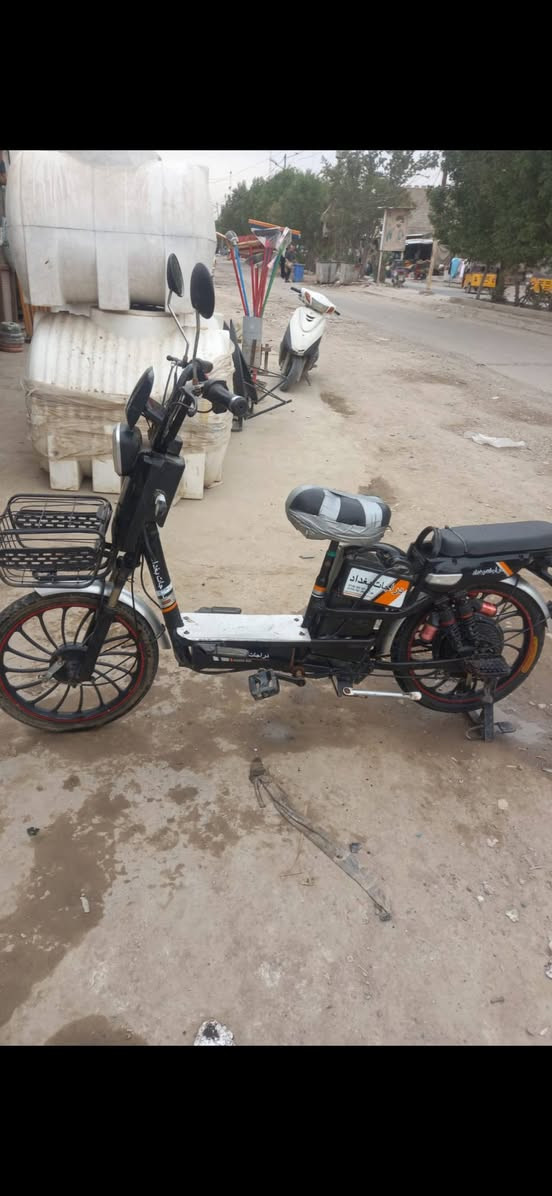للبيع دراجه شحن استعمال شخصي يعني جدا نضيفه وبلاديه عنوان بغداد جكوك الكاظميه
***********
