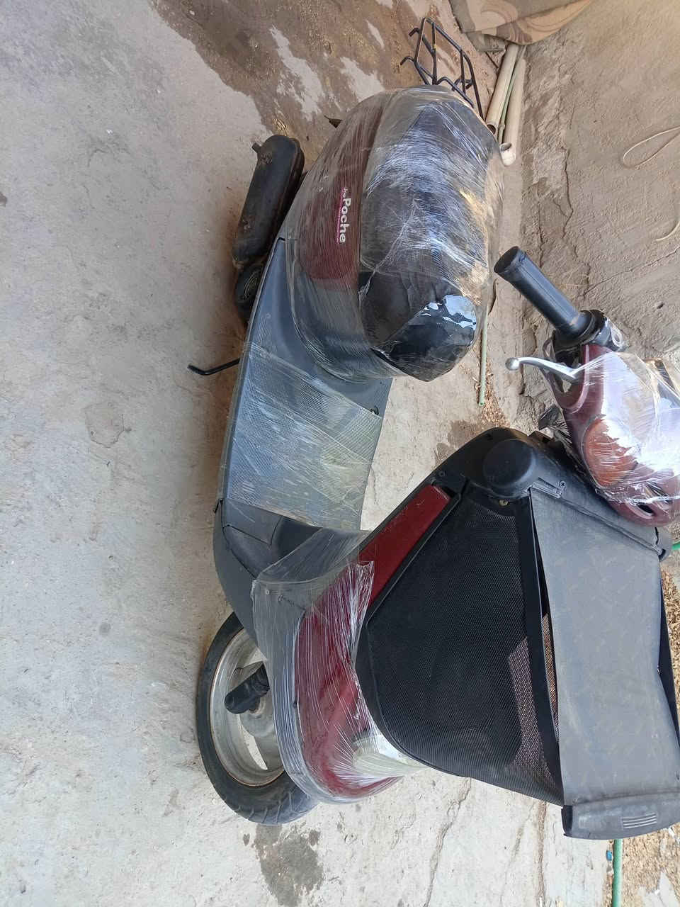 سلام عليكم دراجه منغولي ابلادي البيع شغله وكهربايات محرك ناعم شاصي مكفول كفرات بلادي السعر٢٥٠ بيهه  مجال شراي يتصل عله رقمي *********** مكاني حي  الحر واني خادم بي وتساب
