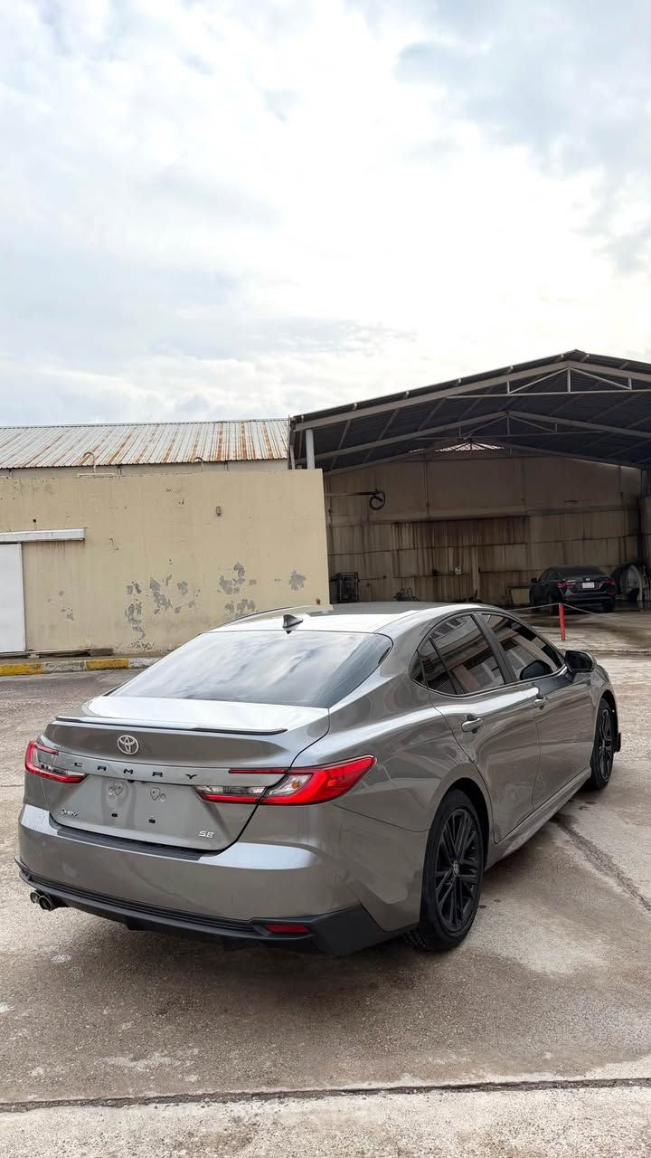 كامرى 2025  هايبرد 
السعر :215 ومجال   
اللوان :نفطي
عداد المسافة :200km زيرو حساب 
ملاحظة السيارة :  بونيد صبغ  بدون دواخل 
ارباگ مرجع بلادى 

المواصفات : SE
‏‎بصمة ابواب 
‏‎بصمة تشغيل 
 تشغيل عن بعد (𝐑𝐞𝐦𝐨𝐭𝐞 𝐒𝐭𝐚𝐫𝐭)
‏‎شاشة   
‏‎كاميرة
هاند بريك بصمة
اوتو هولد (𝐀𝐮𝐭𝐨 𝐇𝐨𝐥𝐝)  
اوتو ستارات (𝐀𝐮𝐭𝐨 𝐒𝐭𝐚𝐫𝐝)
اوتو ستارات (𝐀𝐮𝐭𝐨 𝐒𝐭𝐨𝐩)
رادار امامي (تحديد مسار)
‏‎رادار جانبي (نقاط عمياء)
‏‎رادار خلفي (التحذير من الاصطدام)
‏‎حساسات امامي
‏‎حساسات خلفي 
نظام (𝐄𝐜𝐨)
نظام (𝐍𝐨𝐫𝐦𝐚𝐥) 
نظام (𝐒𝐩𝐨𝐫𝐭)
تحكمات  استيرن
كشنات كهربائي
تبريد لمس
لايتات (𝐋𝐞𝐝) ليد زينون بيلادي
بكلايتات (𝐋𝐞𝐝) ليد بيلادي
ويل كروم 

وبعد هواية مواصفات…

‏‎تفاصيل اكثر الاتصال علی ارقام التاليه  

𝐖𝐡𝐚𝐭𝐬𝐀𝐩𝐩-𝐕𝐢𝐛𝐢𝐫
☎️***********

عنوان📍عقره اكر, نينوى
