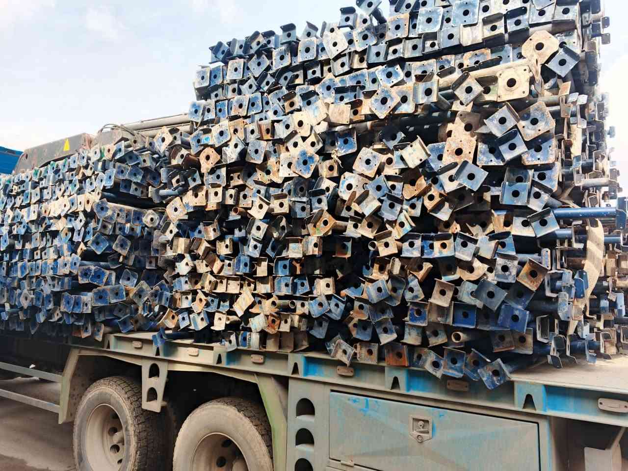 مكتب المدار الايجار جكات جميع القياسات من 1متر الى 6 متر وقوالب الصب جميع القياسات
*********** سجاد اللامي
