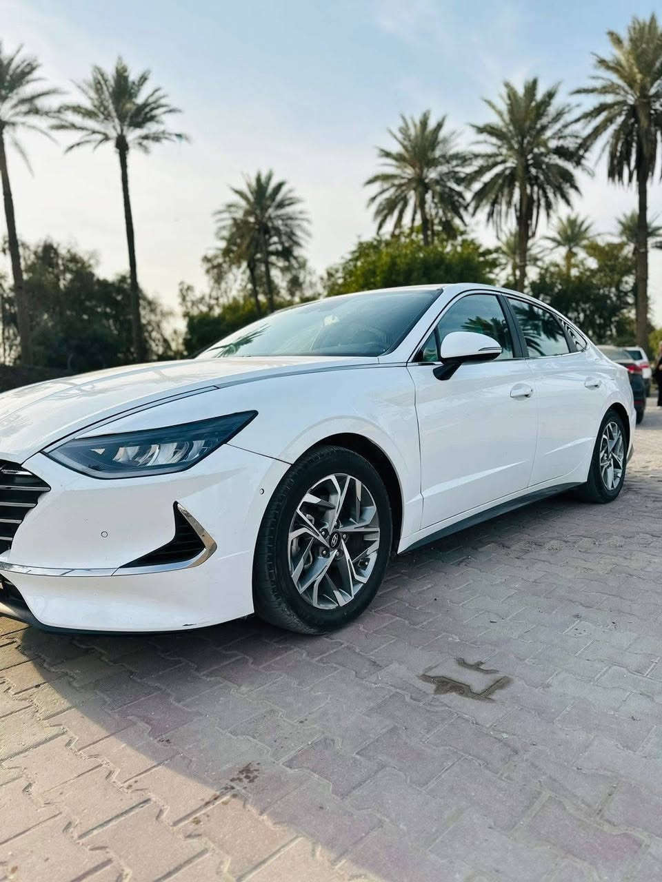 هونداي سوناتا وارد امريكي
‎الفئة:SEL. 

‎المديل:2022. 

‎رقم اربيل تسجيل جديد 

‎السعر $168ورقة  

*السيارة وارد امريكي حادث بنيد بس 

————————————————————————

‎1-حجم المحرك 4 سلندر 2500 . 

‎2-عداد المسافة 25 الف . 

‎3-بصمة ابواب وتشغيل عن بعد. 

‎4-زينون عالي ناصي آصل. 

‎6-رادر جانبي مانع اجتياز. 

‎7- ردار امامي. 

‎8-تحديد مسار. 

‎10- فتح صندوق ذاتي عن توقف خلف سيارة

‎11- هندبريك بصمة كهرباء

‎12-تدفئة الكراسي الامامية. 

‎13-تحكم ستيرن جهيتن. 

‎14-سستم صوت متكامل. 

‎15- كير بيانو دكم

—————————————————مكاني بغداد الدولعي  السعر 168وبيها مجال الشراي يتصل ***********
