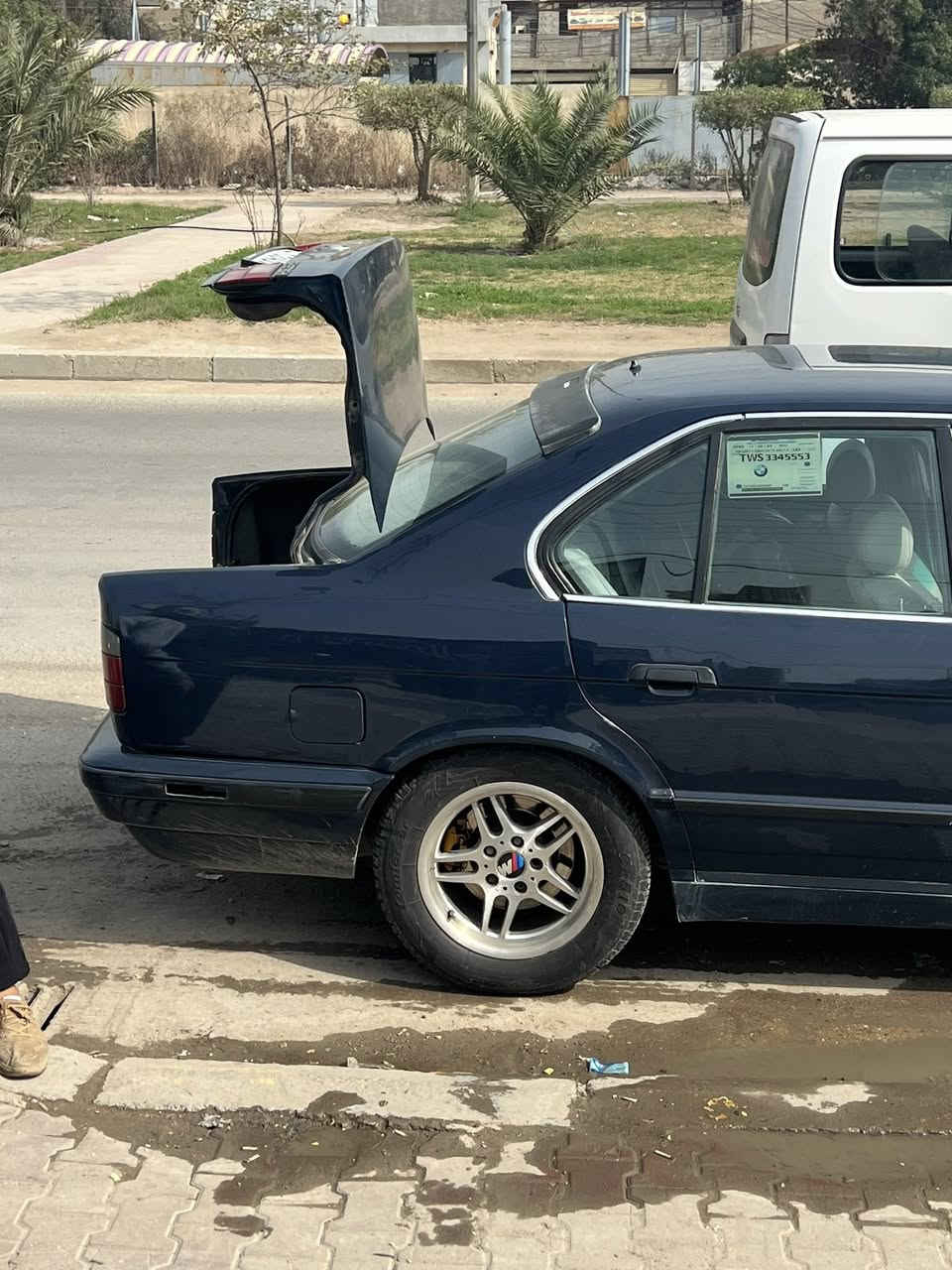 السلام عليكم 
Bmw525
1992موديل 
محركها مسكر فانوس لا تنقيص ولا تبخير 
كيرها حلو وتميرتة حلو 
صدرها زين بس الدبلات نصزعمر 
تبريدها ناقصة بس غاز 
تخم تاير وتخم ويل ام 
سيارة بيها طخة بالجاملغ الي عكس السايق ومصلحة 
سيارة سنتر لوك شغال وتصعيد جام وية التقفيل سيارة حلوة 
داخلها رصاصي ملكي 

السعر60 وبيها مجال وما متواجد عل عل فيس بوك بس عندي واتساب 
*********** بي واتساب 
***********
السيارة مكانها بغداد الغزالية
