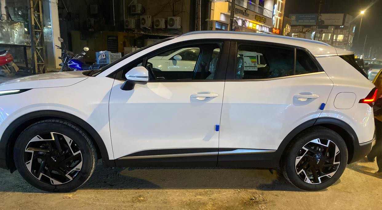 السلام عليكم
سبورتج موديل٢٠٢٣
ماشيه ٤٩الف 
السياره مكفوله من الصبغ والتبديل
السياره نص فول
السعر٢١٠
للاستفسار الاتصال على هذا الرقم:***********
