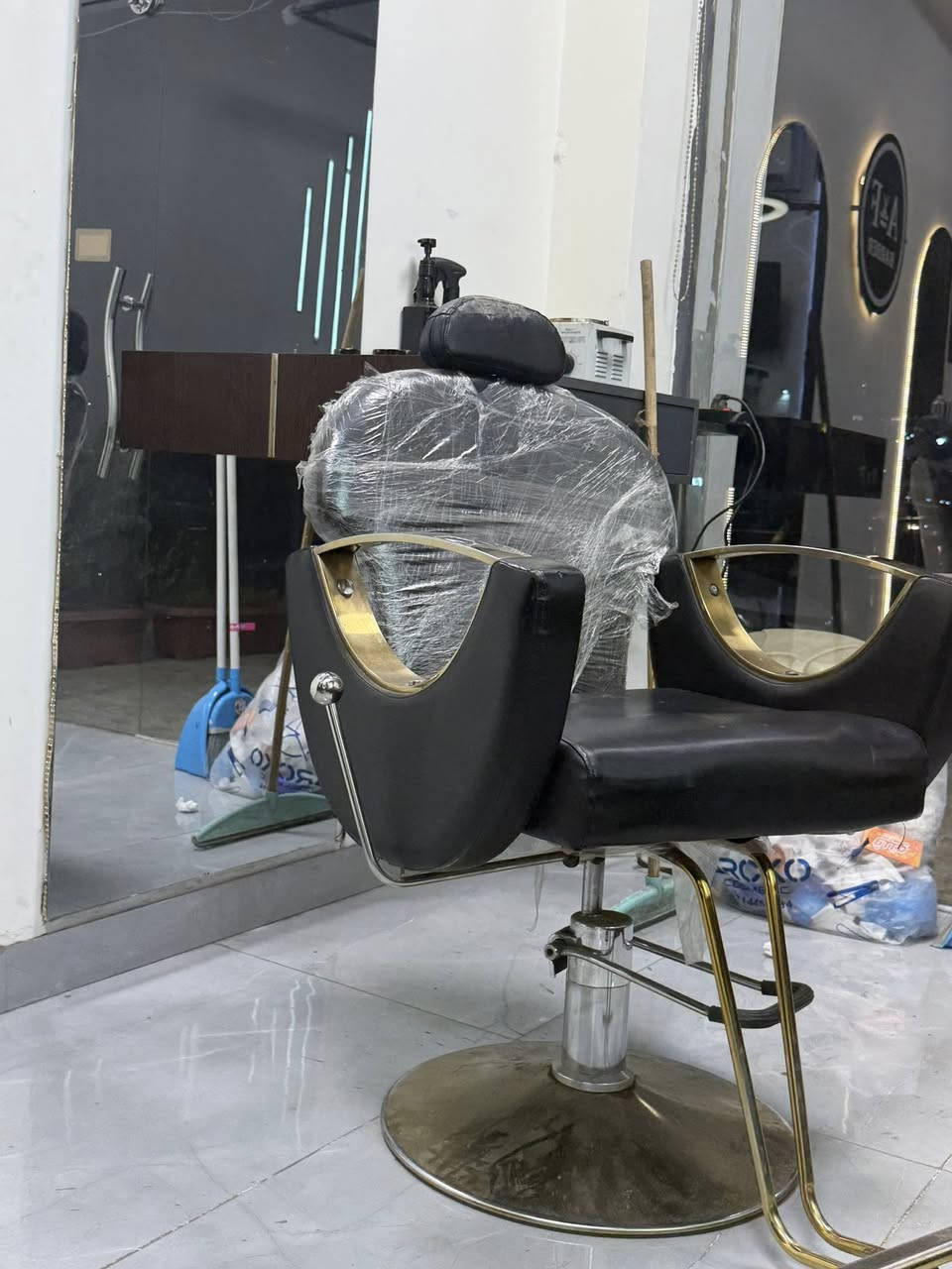 كراسي 2 للبيع نضيفات سعرهن الثنين 325 قفل***********
