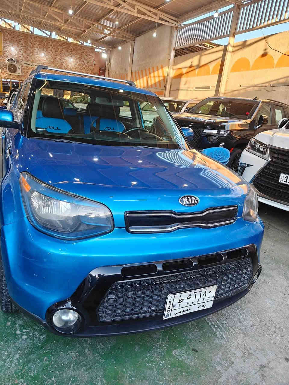 تحيه طيبه السلام عليكم
كيا صول 2016 
حادث موضوح صور صبغ عام 
كير مكينة مكفول 
مكينة ،،2000
شاشه كامره 
تحكم شاشه 
مثبت سرعة 
مانع انزلاق 
جام كهرباء 
ايكو سبورت 
سويج 
كشنات جلد
ويل كب 
تبريد ثلج 
صدر جديد 
جاهزة 
رقم بغداد باسمي تحويل مباشرة 
،95 ورقه وبيها مجال 
أي استفسار رقم صاحب السيارة 
،***********
مكان بغداد البياع أو دوره
