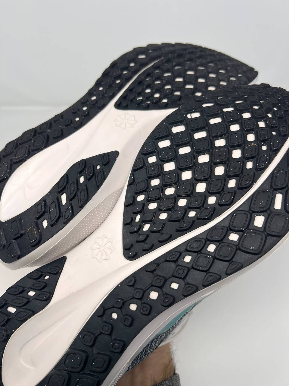 باله اصلي قياس ٤٢،  نظافه ٩٥٪؜   ، وزن خفيف وشكل مميز السعر ٣٥ الف دينار


**إذا كنت صاحب هذا الإعلان وتريد حذفه لأي سبب، رجاءا أرسل رسالة إلى الدعم الفني**