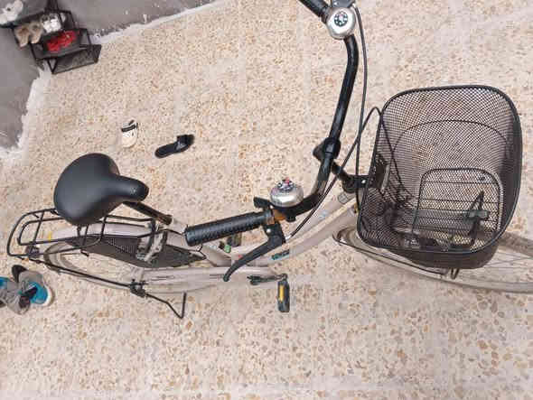 السلام عليكم من رخصت صاحب الكروب عندي بايسكل نضيف كلش السعر 100الف عنواني حي نصر ***********
