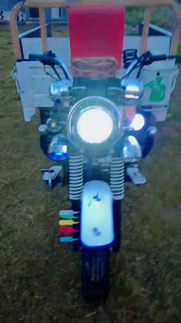 السلام عليكم ستوته البييع موديل 21
مكينه كرتون  تايرات جديد كله جديد  سعر 1900ابيه مجال قليل***********
