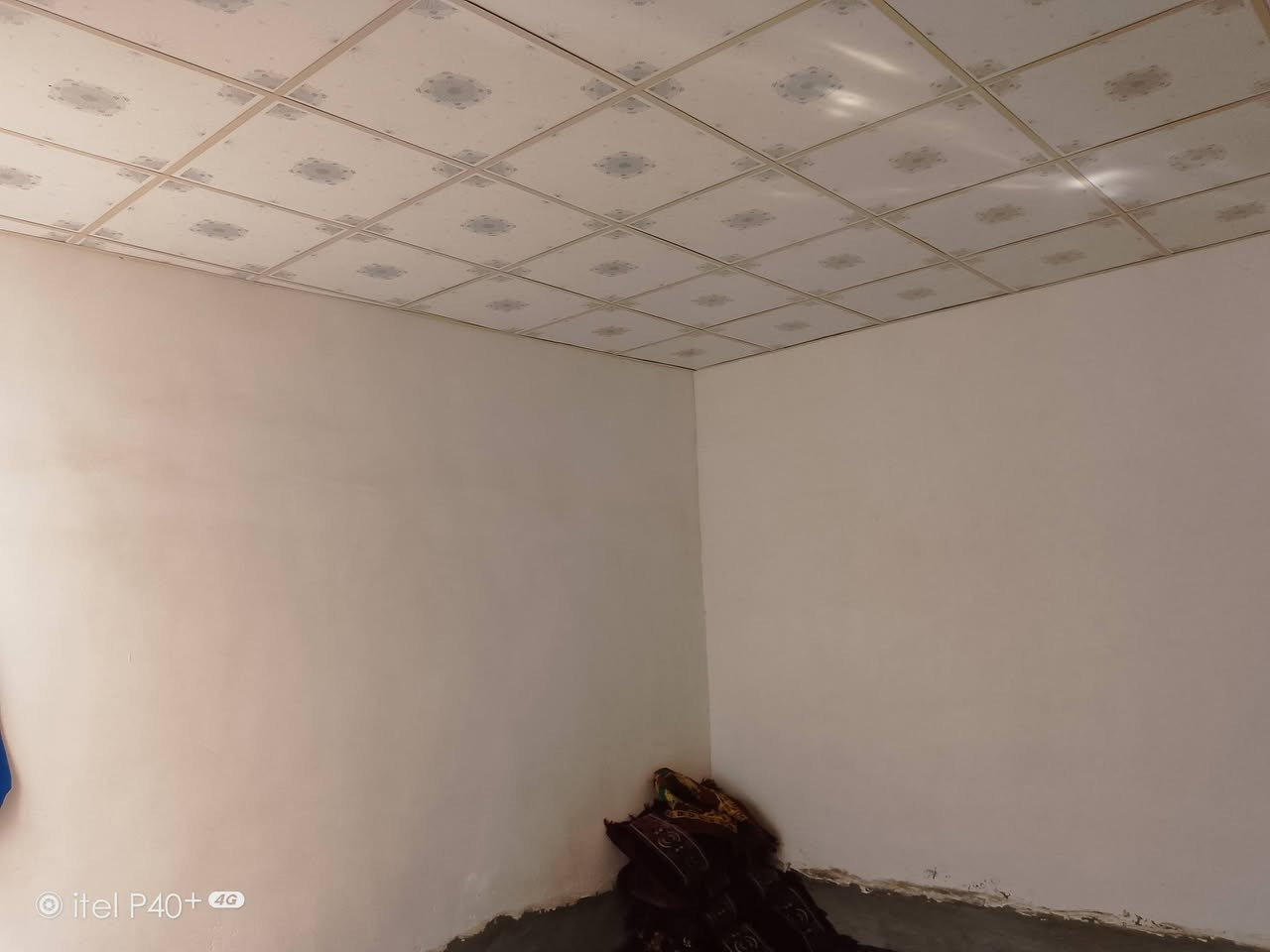 بيت للبيع طابوزراعي الحويجة حي خلف الخظر 
200 متر بصف شارع التاورات 
غرفتين نوم وهول ومطبخ وربعه 
السعر 32 مليون واصل ماء وكهرباء ومولد
***********
