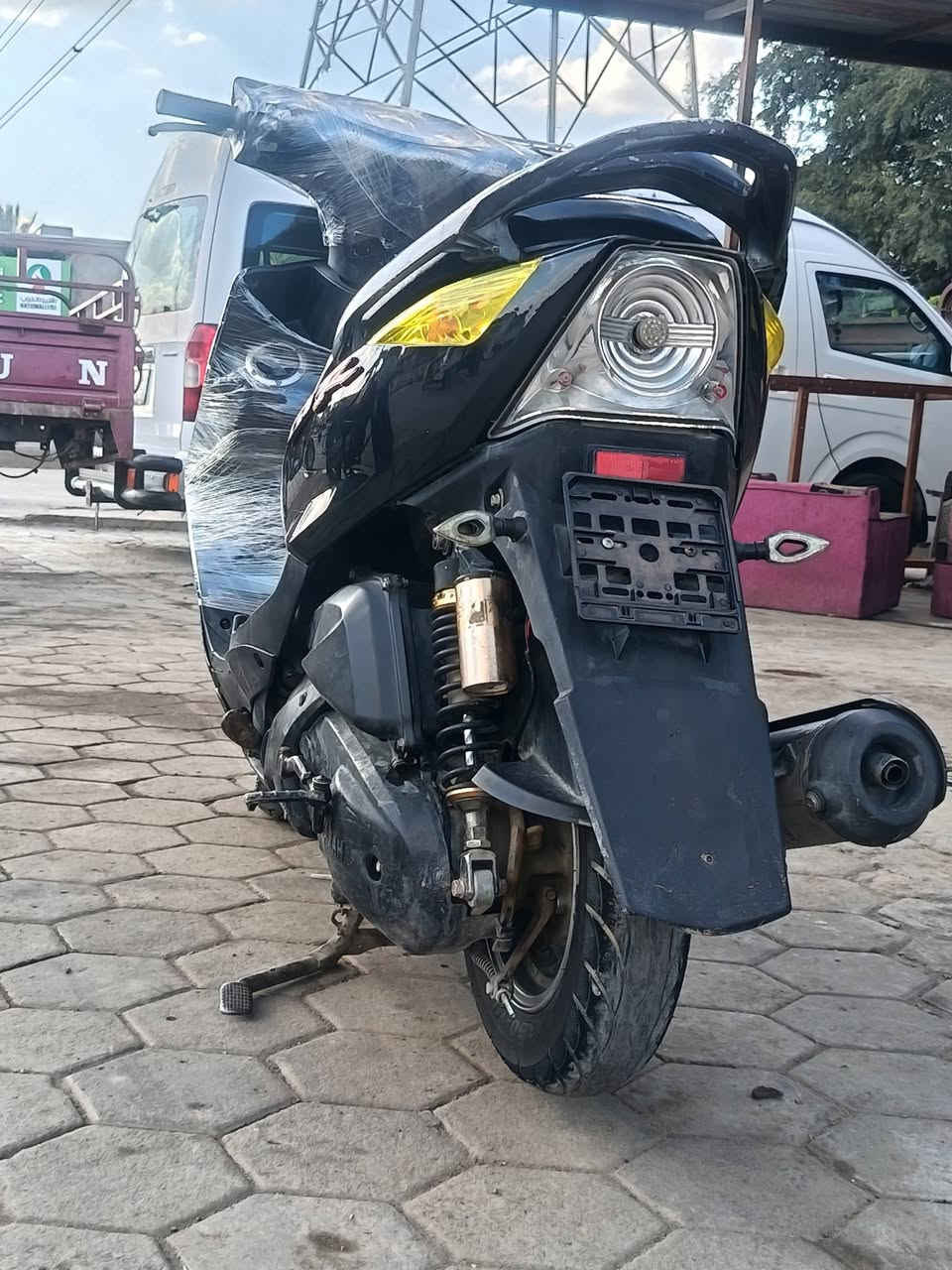 السلام عليكم شباب دراجه ماكس ثعلب 140 مكينه خرسه و ناعمه كلش  لا تنقيص ولا تبخير شلعه ومعدل  كفراتها بلاديه كهربائيات كلها شغاله سلف هندر نكره بكل وكت  قفل ستيرن وبانزين شغال السعر 600 وبيها مجال مكاني غزاليه رقمي. *********** واتساب❤
