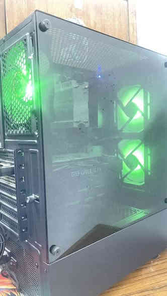 تجمعيه للبيع فقط كيس فقط مفتوحه غير مستخدمه للالعاب 
المعالج Ryzen5 3600
كارت الشاشه GTX 1660 TI
Ram 16
Motherboard B450
Psu 650 w 
هارد HDD 1T
SSD 256 m.2
السعر 550 وبيه مجال 
***********
